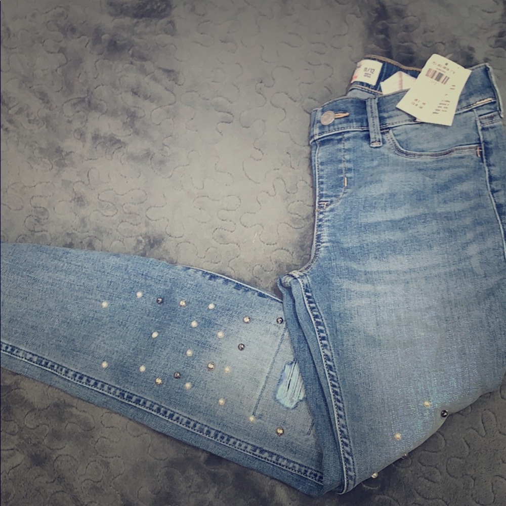Abercrombie & Fitch kids pull on jean legging.